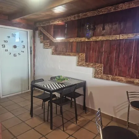 Apartamento Artesanal Rustico Apartment *
